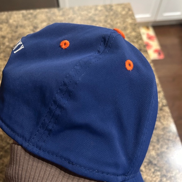 Reebok Oilers hat - Picture 5 of 8